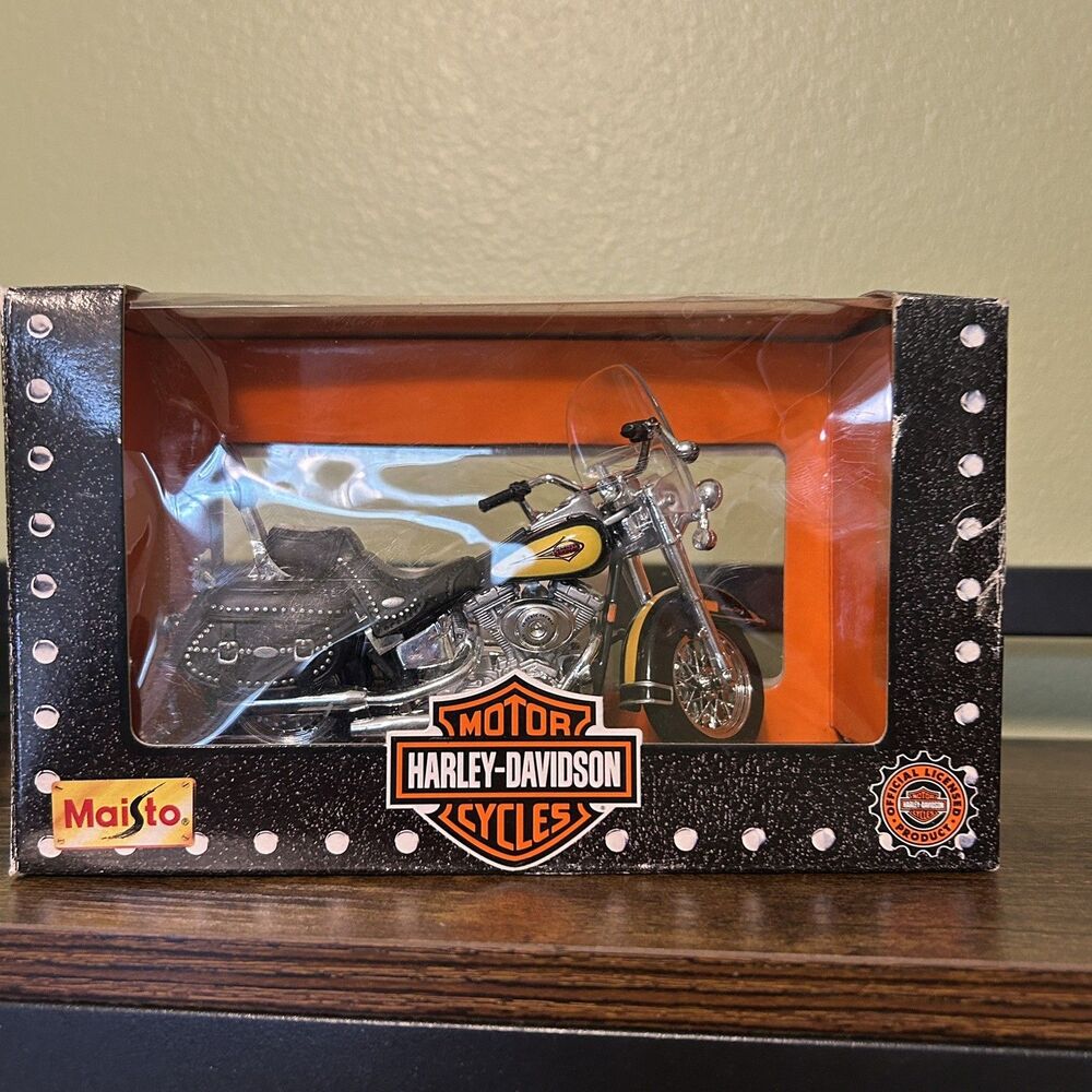 Maisto Harley-Davidson 2000 FLSTC Heritage Softail Classic 1:18 Diecast NOS